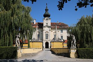 Seibersdorf, Schloss Seibersdorf, ehem. Wasserschloss aus der 2. Hälfte des 16. Jh.s, ab 1715 Barockisierung